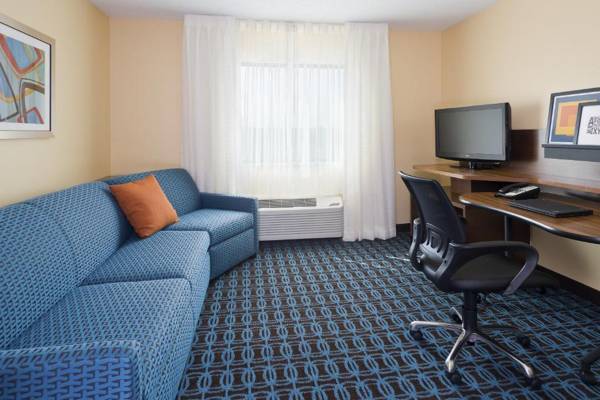 Workspace - Fairfield Inn & Suites Jackson