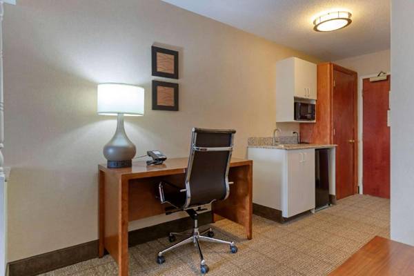 Workspace - Comfort Inn & Suites - Jackson