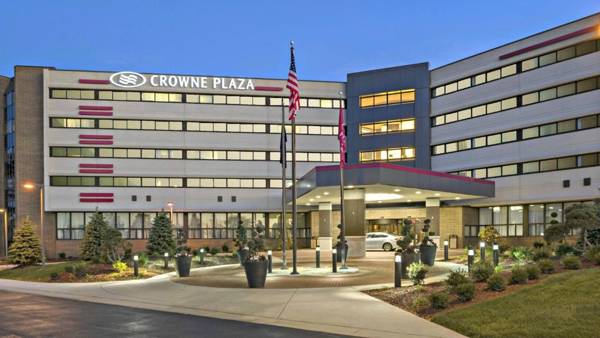 Crowne Plaza Lansing West an IHG Hotel