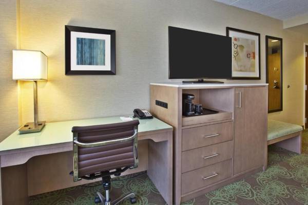 Workspace - Crowne Plaza Lansing West an IHG Hotel