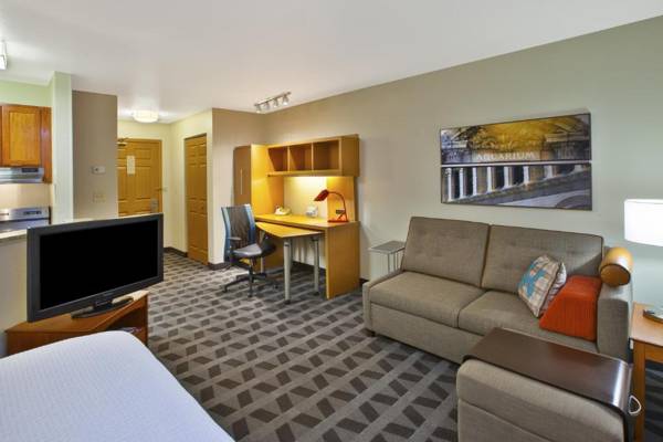 Workspace - TownePlace Suites by Marriott Detroit Livonia
