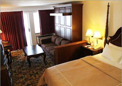 Crown Choice Inn & Suites Lakeview and Waterpark