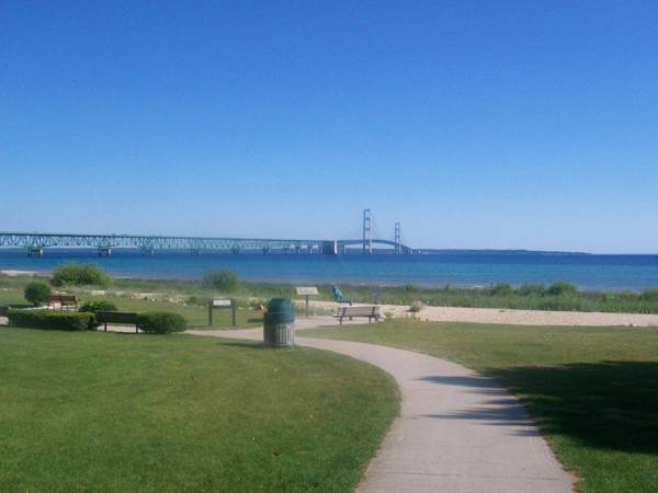 Bayside Hotel of Mackinac