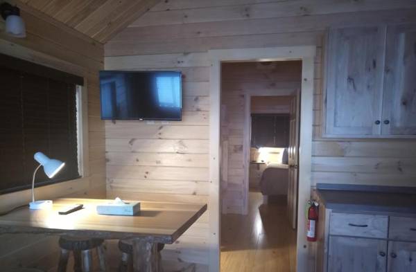 The Beach House Lakeside Cottages