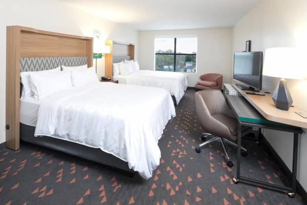 Workspace - Holiday Inn Hotel & Suites - Mount Pleasant an IHG Hotel