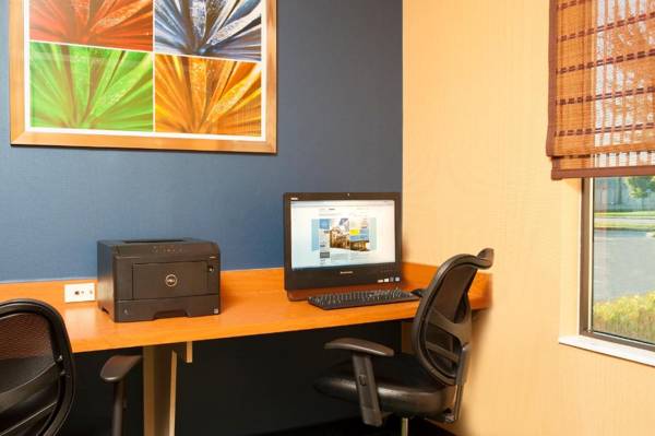 Workspace - Fairfield Inn and Suites by Marriott Muskegon Norton Shores