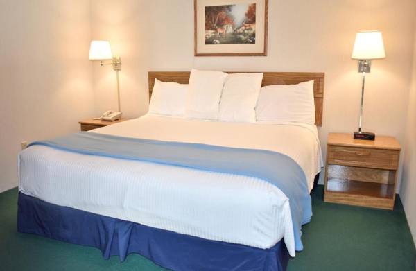 Americas Best Value Inn & Suites - Tahquamenon Country