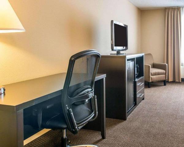 Workspace - Quality Inn & Suites Niles