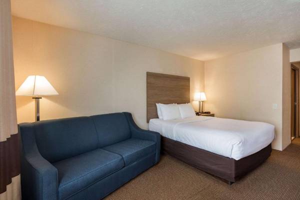 Quality Inn - Petoskey