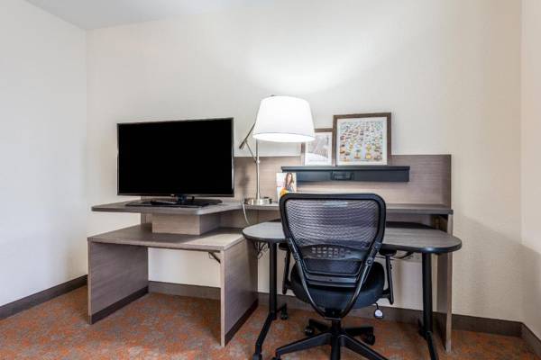 Workspace - Fairfield Inn & Suites by Marriott St. Joseph Stevensville