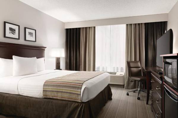 Workspace - Country Inn & Suites by Radisson Traverse City MI