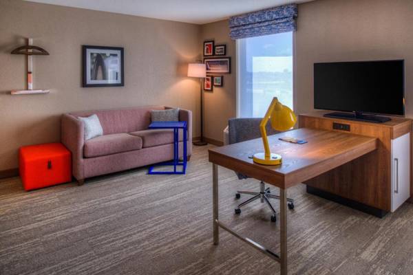 Workspace - Hampton Inn & Suites Wixom/Novi/Detroit Mi