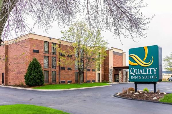 Quality Inn and Suites - Arden Hills