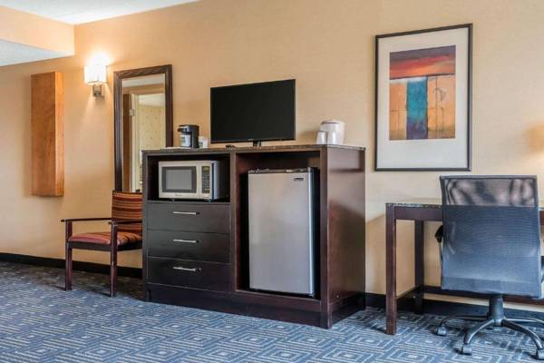 Workspace - Quality Inn & Suites Mall of America - MSP Airport