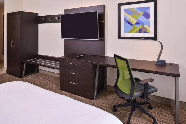Workspace - Holiday Inn Express & Suites - Mall of America - MSP Airport an IHG Hotel