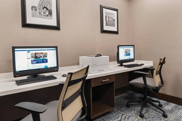 Workspace - Hampton Inn Brooklyn Park