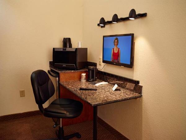 Workspace - LivINN Hotel Minneapolis South / Burnsville