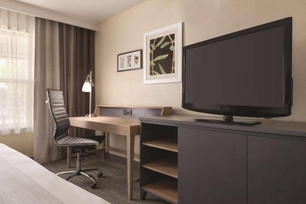 Workspace - Country Inn & Suites by Radisson Cottage Grove MN