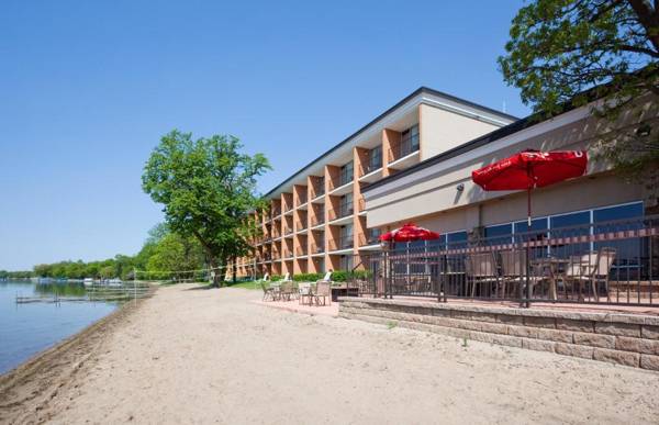 Holiday Inn Detroit Lakes an IHG Hotel