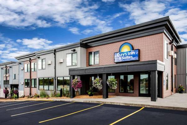 Days Inn & Suites by Wyndham Duluth by the Mall