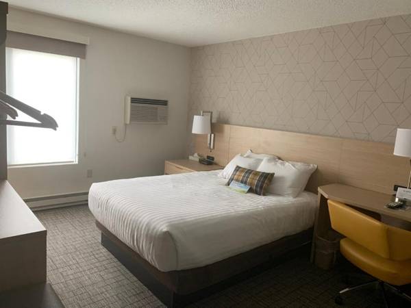 Days Inn & Suites by Wyndham Duluth by the Mall