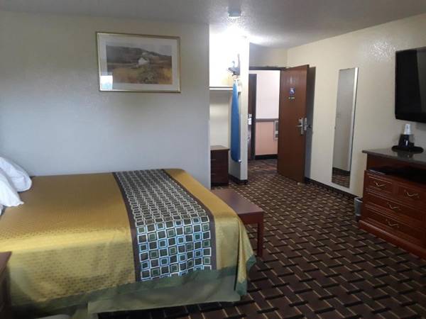 Faribault Hometown Inn & Suites