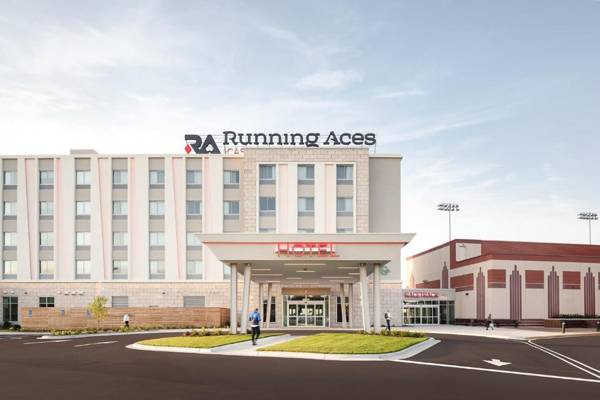 Running Aces Hotel