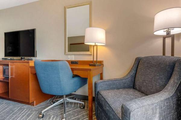 Workspace - Comfort Inn & Suites Mountain Iron and Virginia