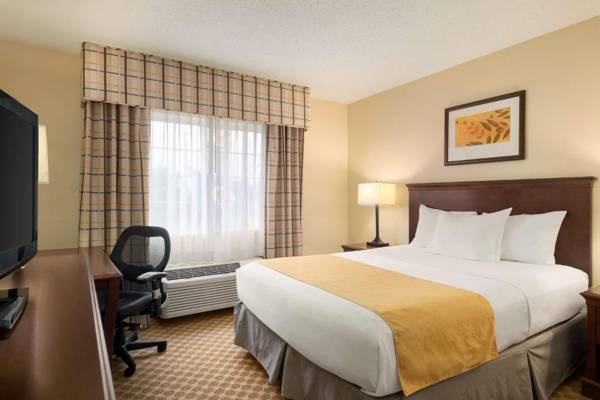 Workspace - Country Inn & Suites by Radisson Owatonna MN