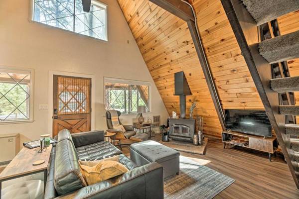 Warm A-Frame Cabin with Pet-Friendly Amenities