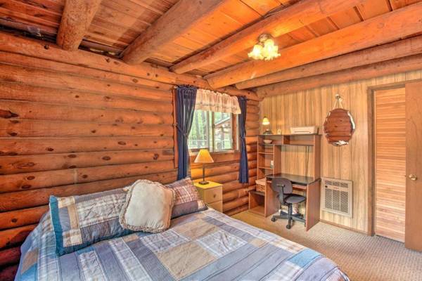 Workspace - Pinetop Log Cabin with Fire Pit Near Trails!