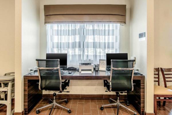 Workspace - Sleep Inn & Suites West-Near Medical Center