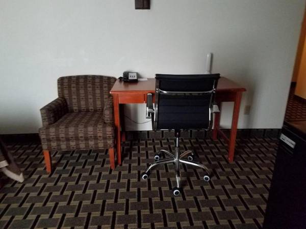 Workspace - Americas Best Value Inn and Suites St. Cloud