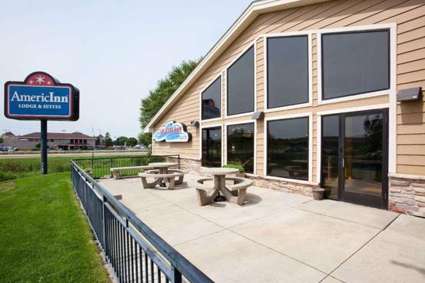 AmericInn by Wyndham Shakopee Near Canterbury Park