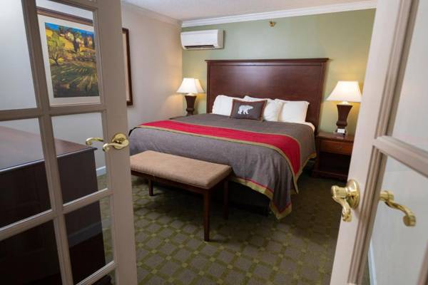 Best Western Plus White Bear Country Inn