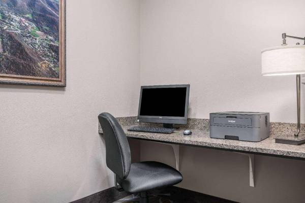 Workspace - AmericInn by Wyndham Winona