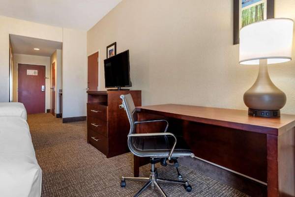 Workspace - Comfort Inn & Suites Clinton