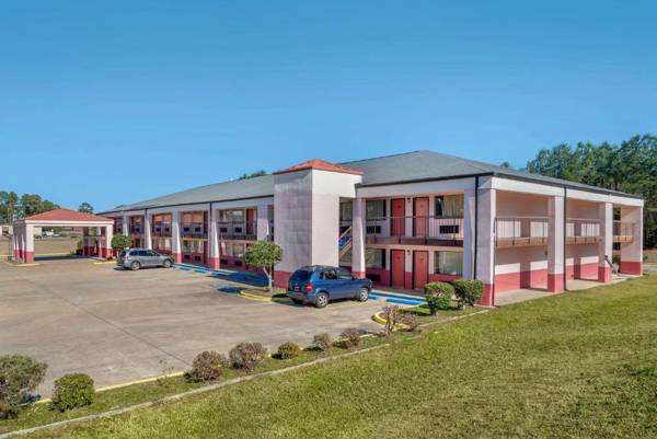 Econo Lodge Inn & Suites Forest