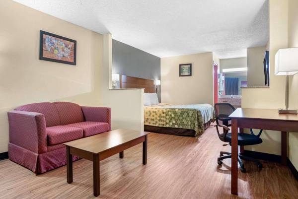 Workspace - Econo Lodge Inn & Suites Forest