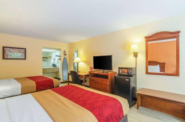 Econo Lodge Inn & Suites Gulfport