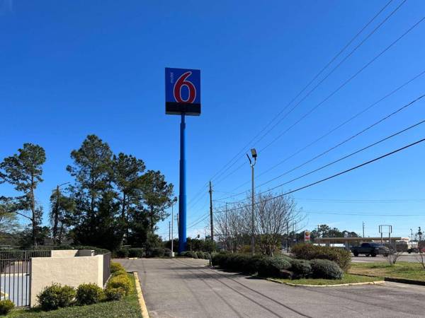 Motel 6 Hattiesburg MS