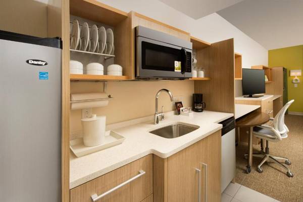 Workspace - Home2 Suites by Hilton Hattiesburg