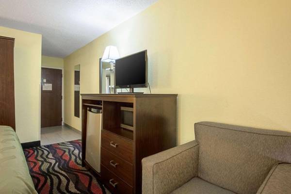 Quality Inn Holly Springs South