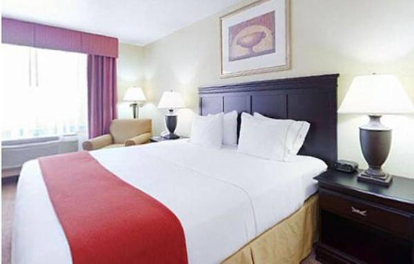 Holiday Inn Express Hotel & Suites Lucedale an IHG Hotel