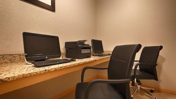 Workspace - Best Western Plus - Magee Inn & Suites