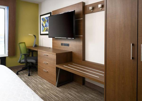 Workspace - Holiday Inn Express Hotel & Suites Olive Branch an IHG Hotel