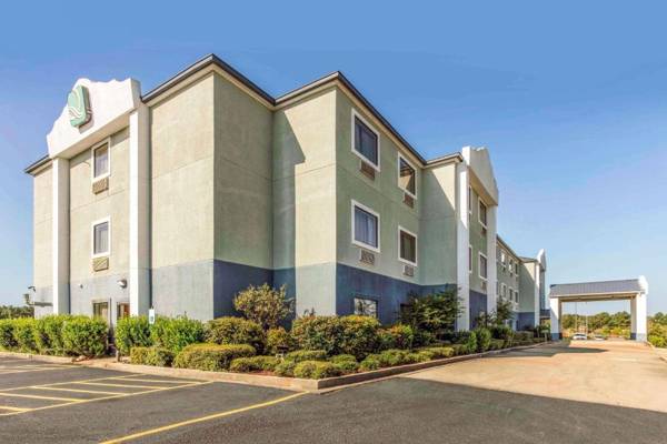 Quality Inn & Suites Pearl-Jackson