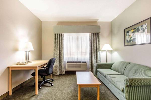 Workspace - Quality Inn & Suites Pearl-Jackson