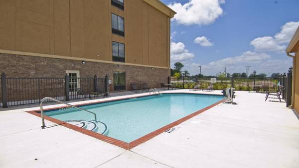 Holiday Inn Express & Suites Jackson/Pearl International Airport