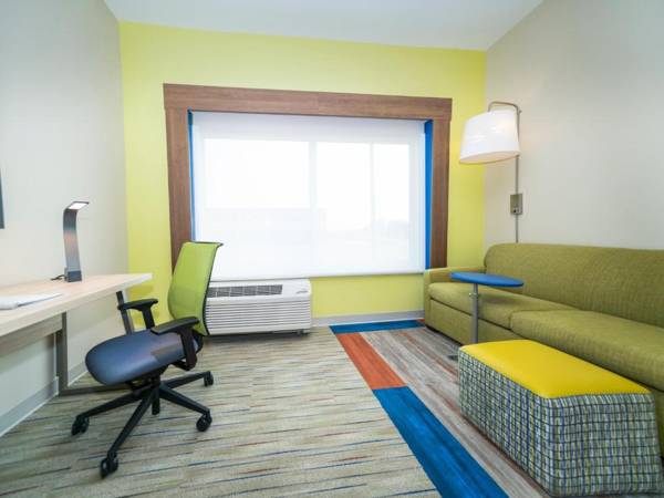 Workspace - Holiday Inn Express & Suites - Southaven Central - Memphis an IHG Hotel